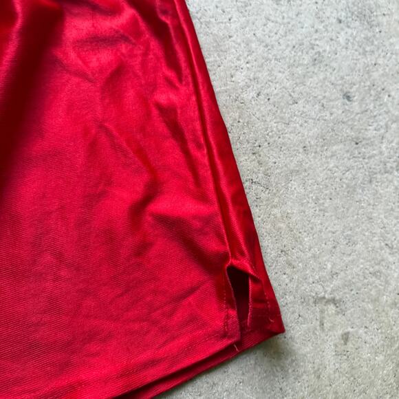Men's Vintage 90's Russell Athletic Shiny Red Basketball Short Shorts Sz Large - Picture 4 of 5